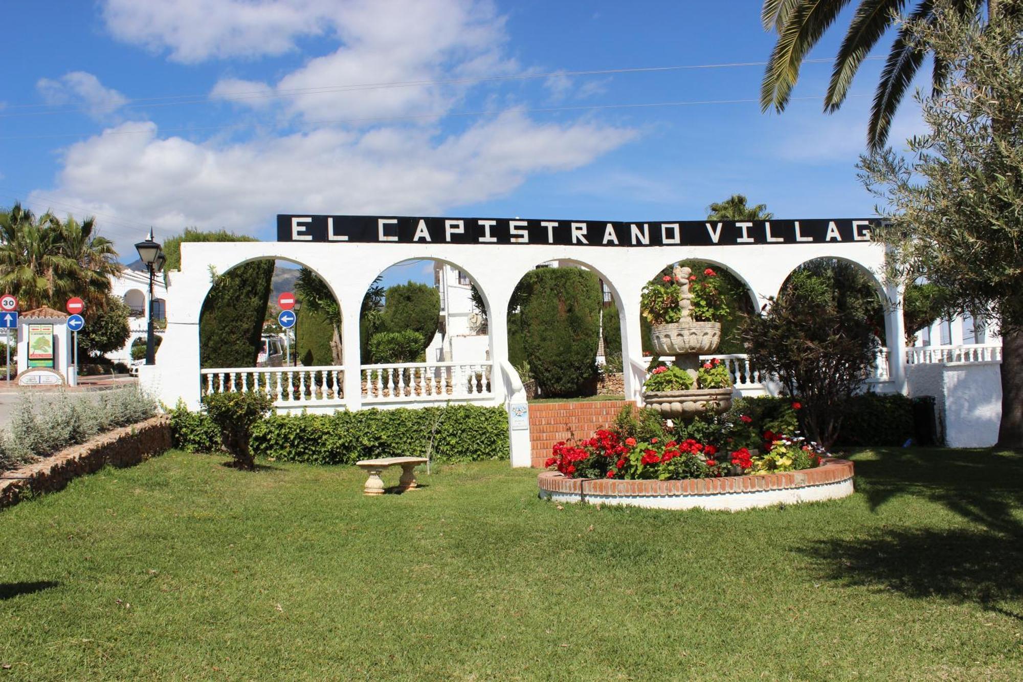 Apartamento Capistrano Village เนร์คา ภายนอก รูปภาพ